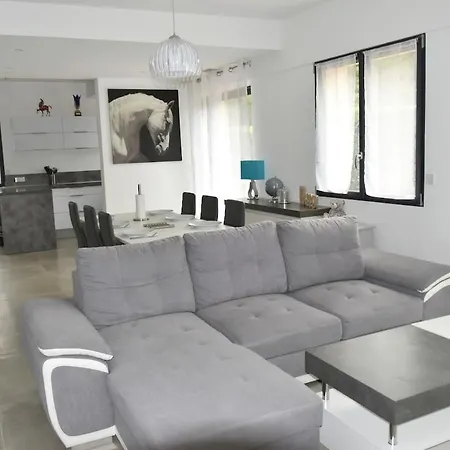 Villa De - Proche Plages, Piscine Privee *